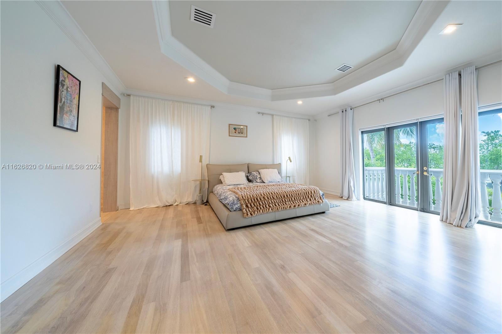 EASTERN SHORES - Residential