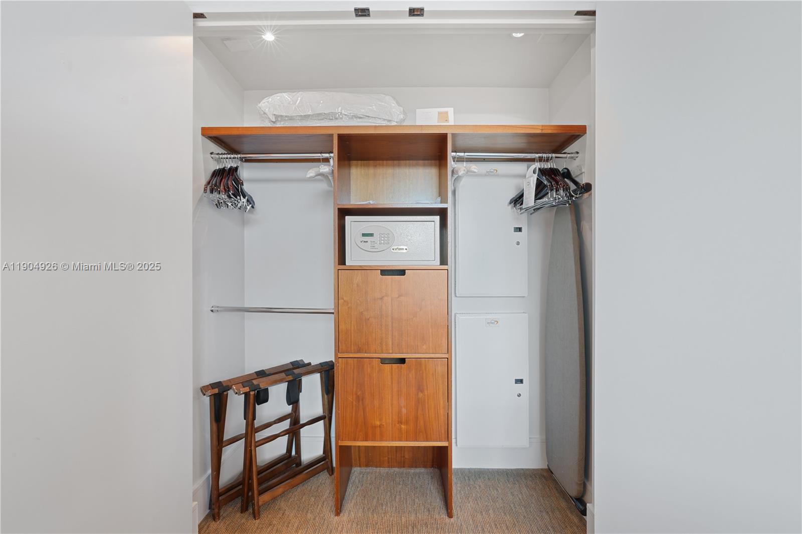 CENTRAL CARILLON BEACH CO - Residential Lease