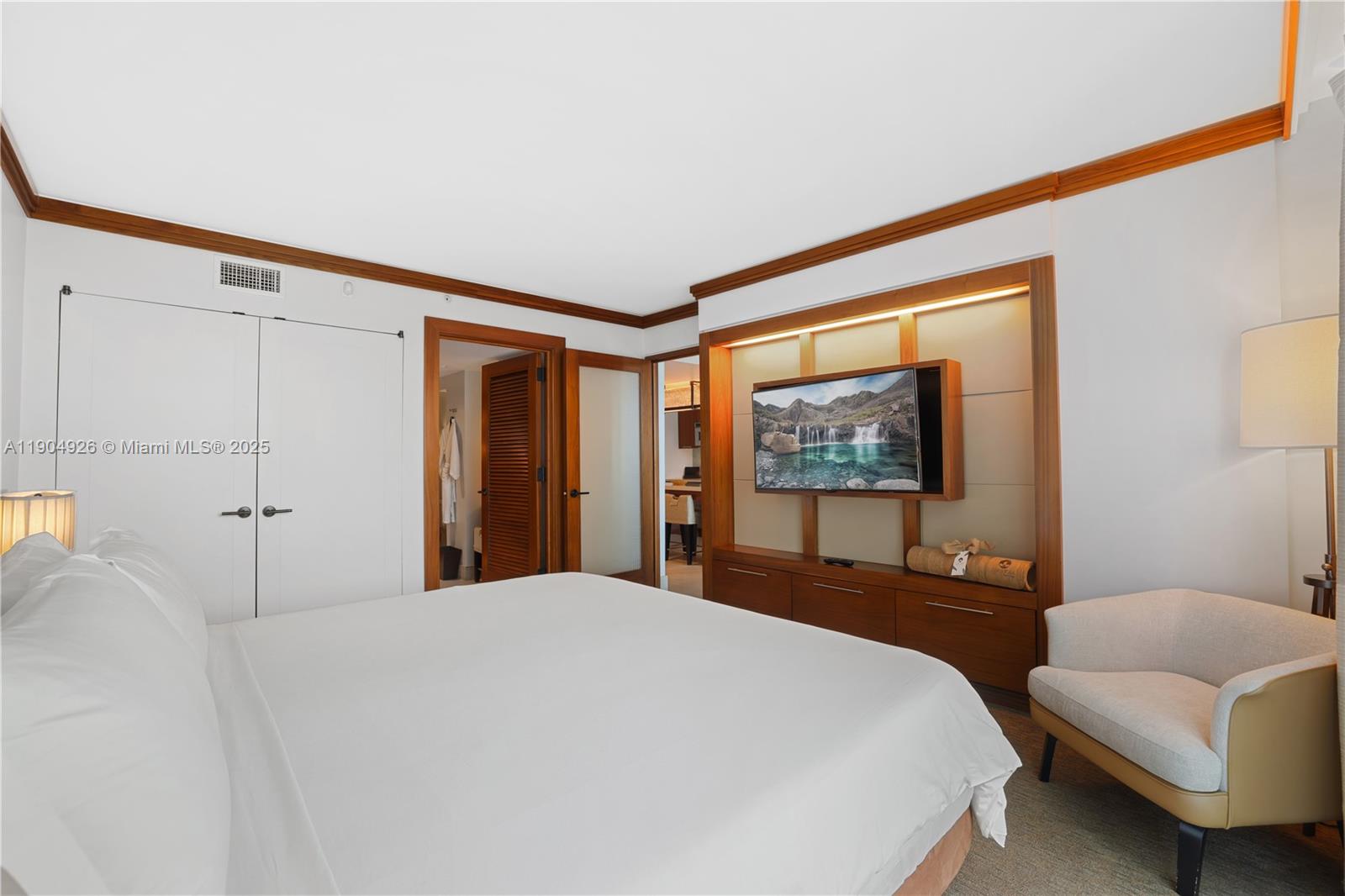 CENTRAL CARILLON BEACH CO - Residential Lease