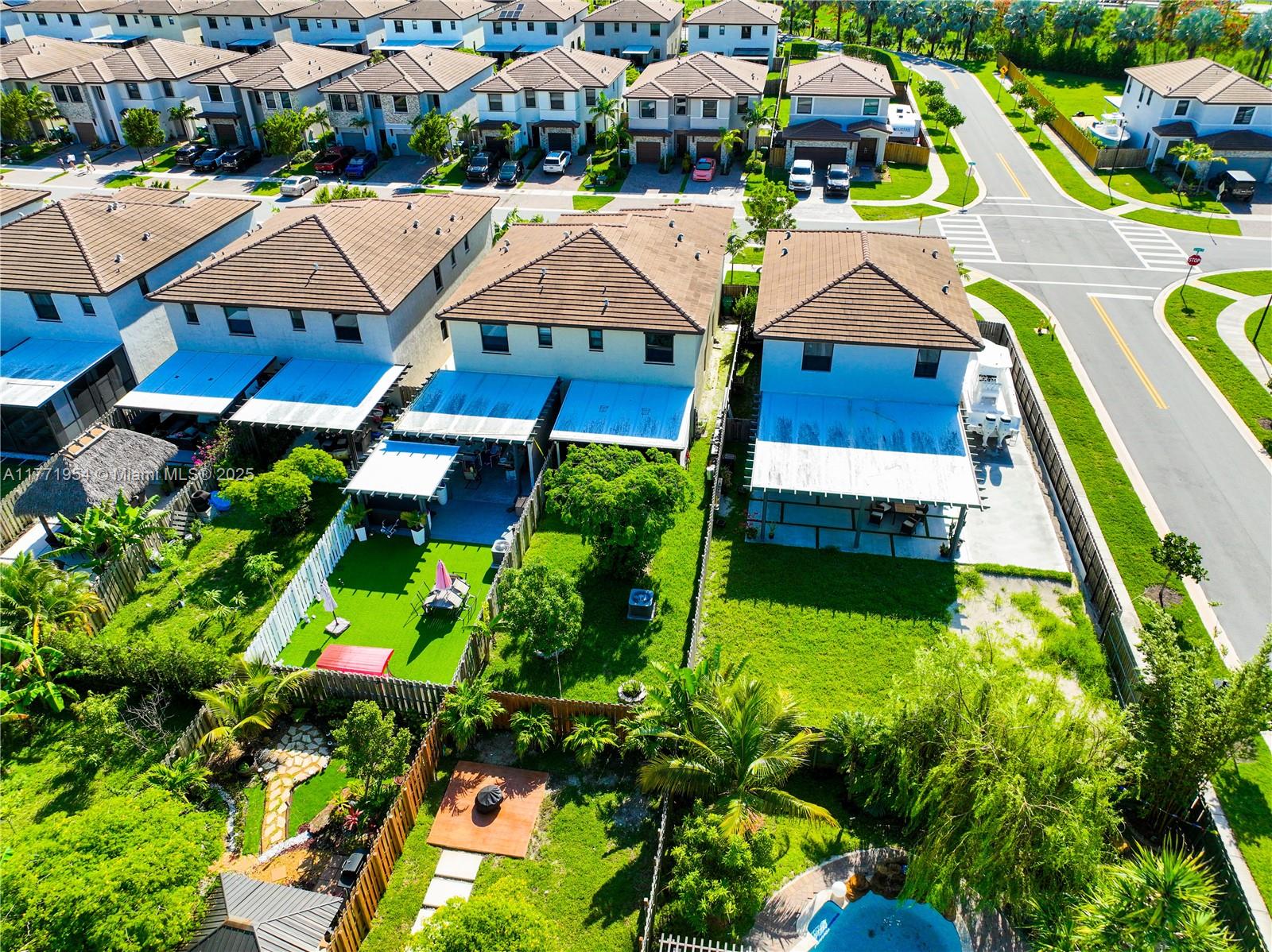 S ALLAPATTAH GARDENS - Residential