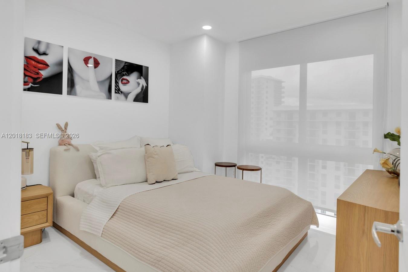 THE HARBOUR NORTH CONDO - Residential