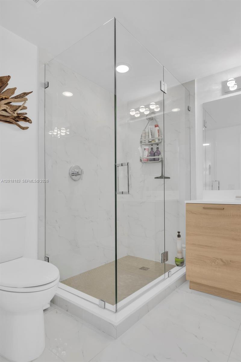 THE HARBOUR NORTH CONDO - Residential