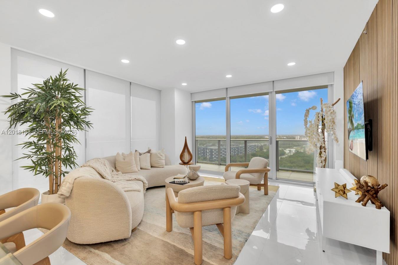 THE HARBOUR NORTH CONDO - Residential