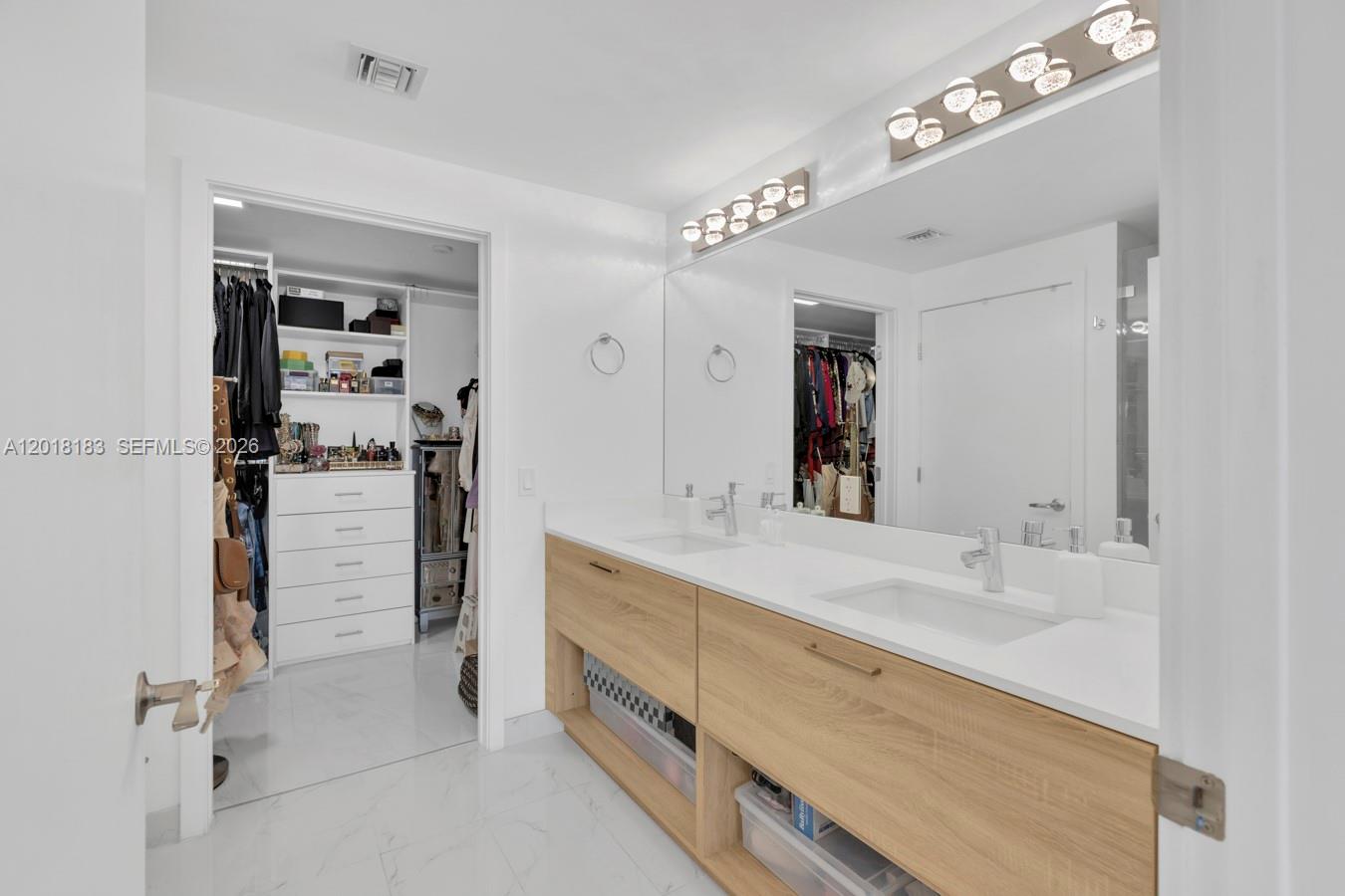 THE HARBOUR NORTH CONDO - Residential