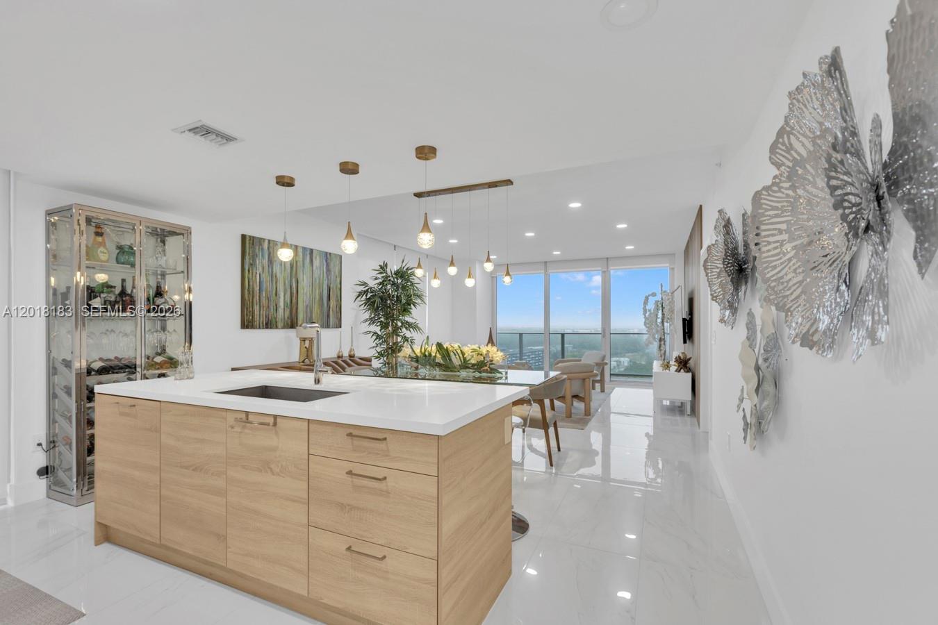 THE HARBOUR NORTH CONDO - Residential