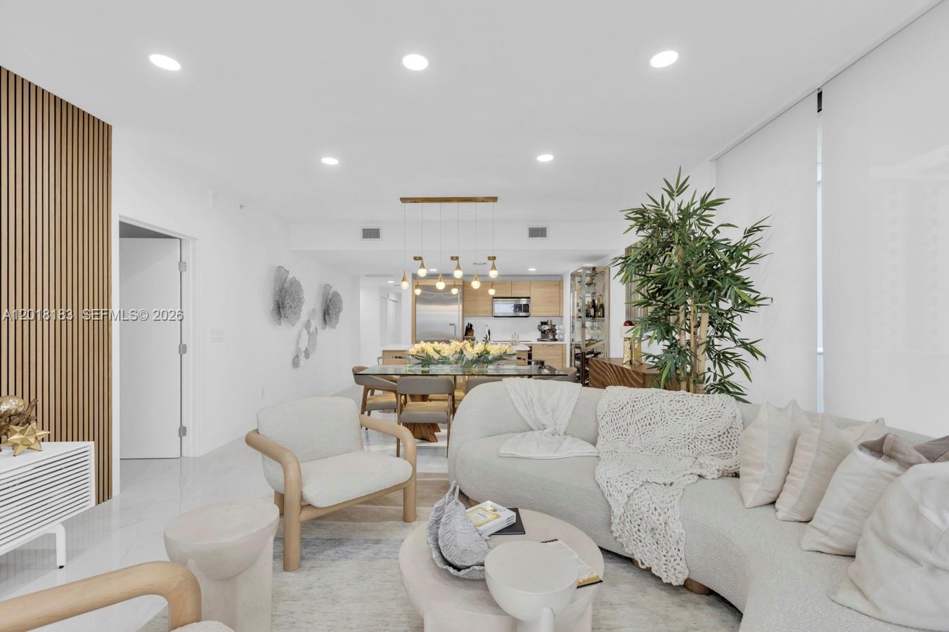 THE HARBOUR NORTH CONDO - Residential
