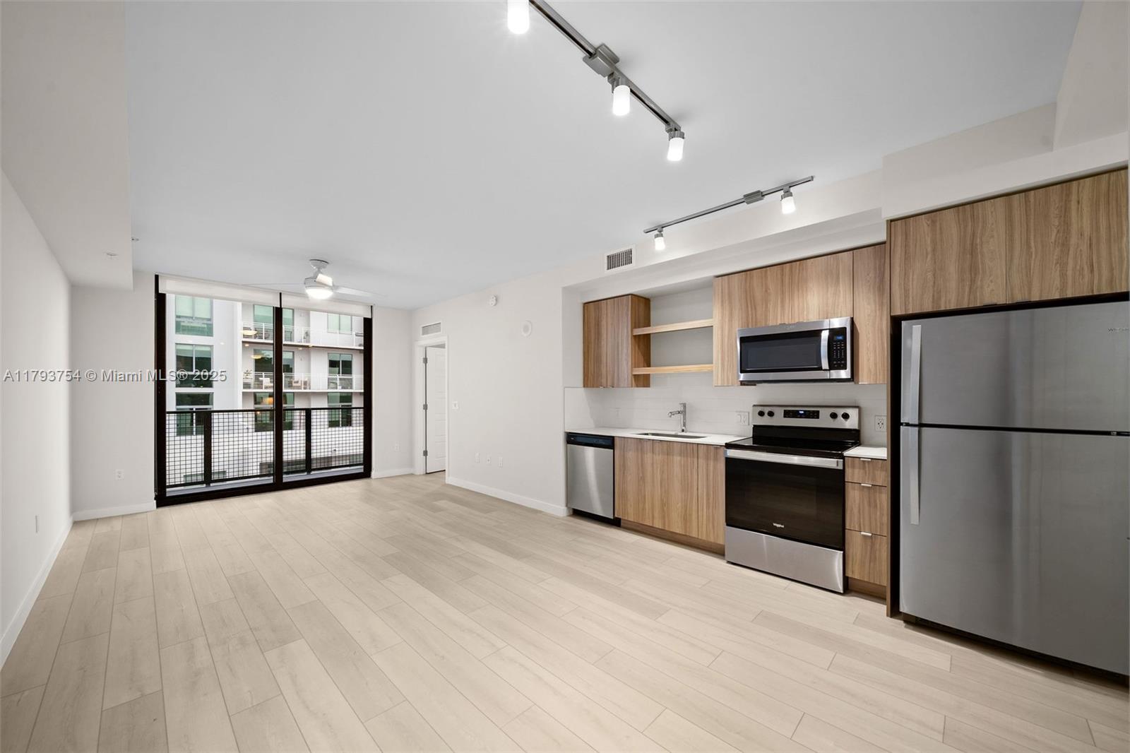Rental Property at 555 Ne 8th St 0608, Fort Lauderdale, Broward County, Florida - Bedrooms: 1 
Bathrooms: 1  - $2,322 MO.