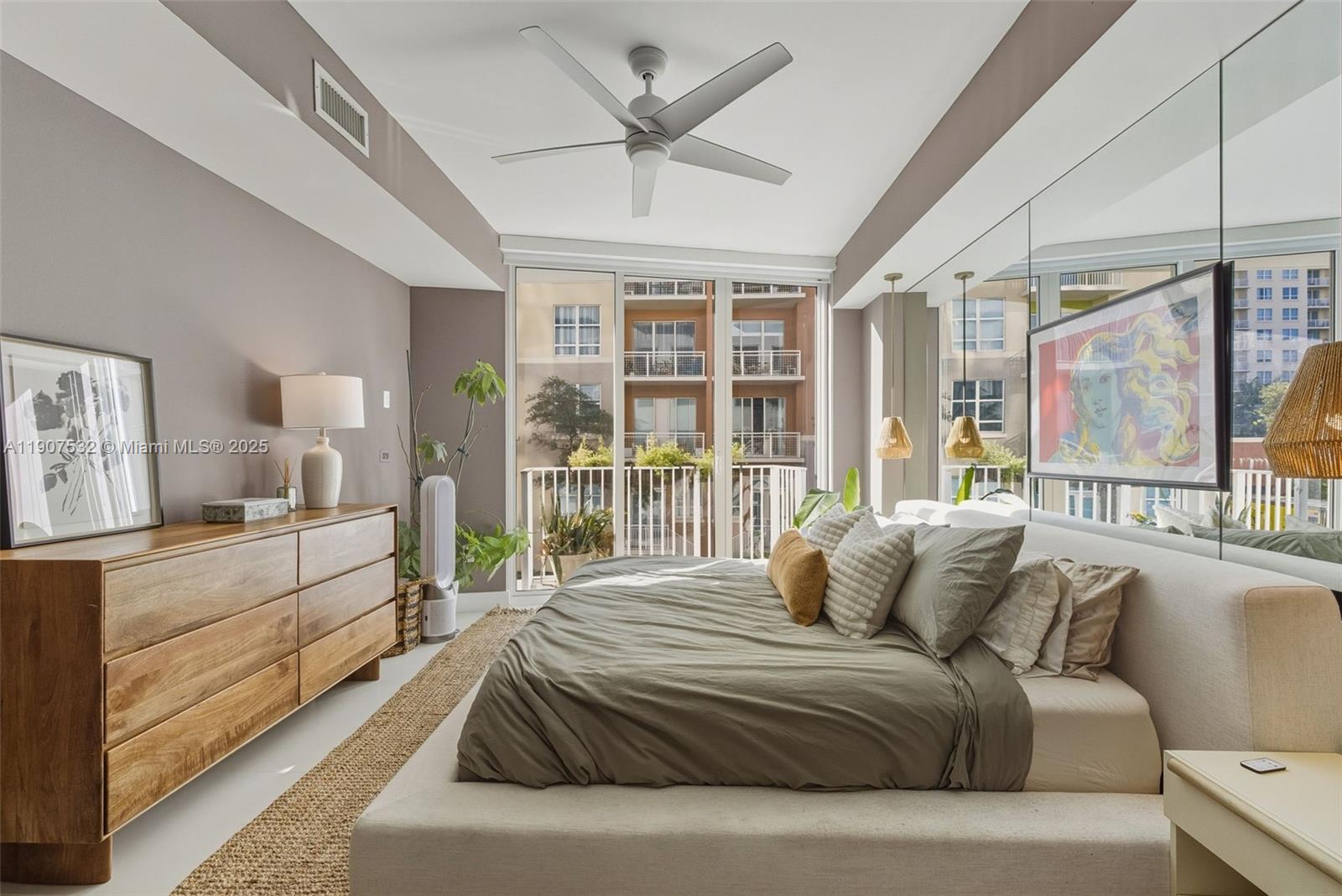 PARAMOUNT BAY CONDO - Residential