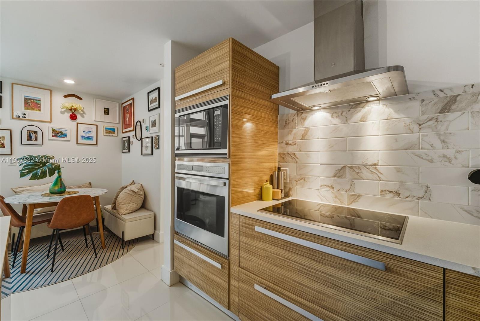 PARAMOUNT BAY CONDO - Residential