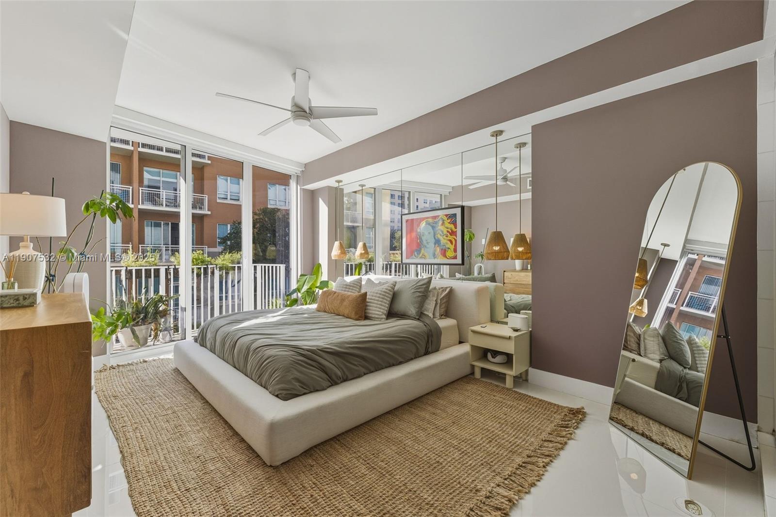 PARAMOUNT BAY CONDO - Residential