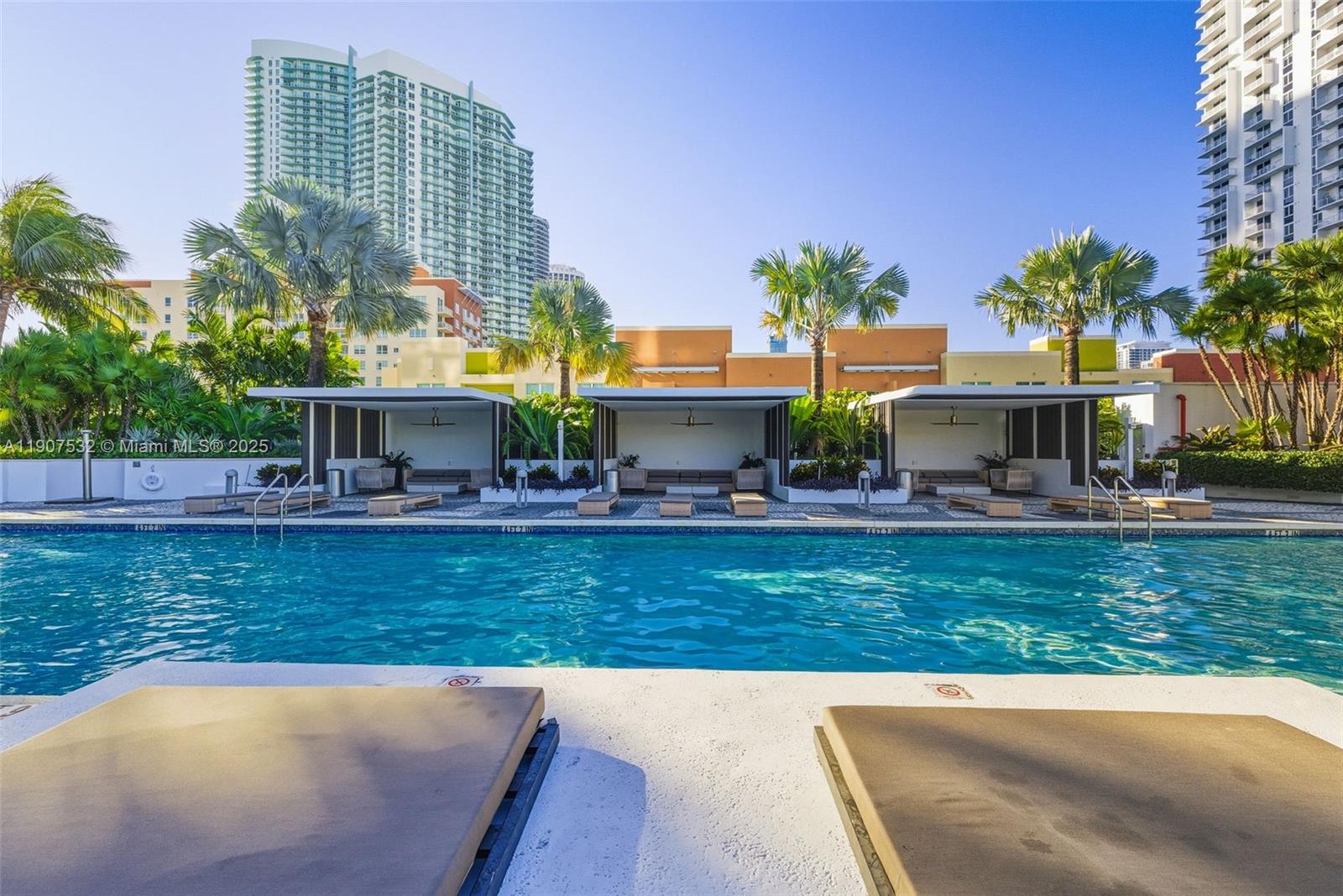 PARAMOUNT BAY CONDO - Residential