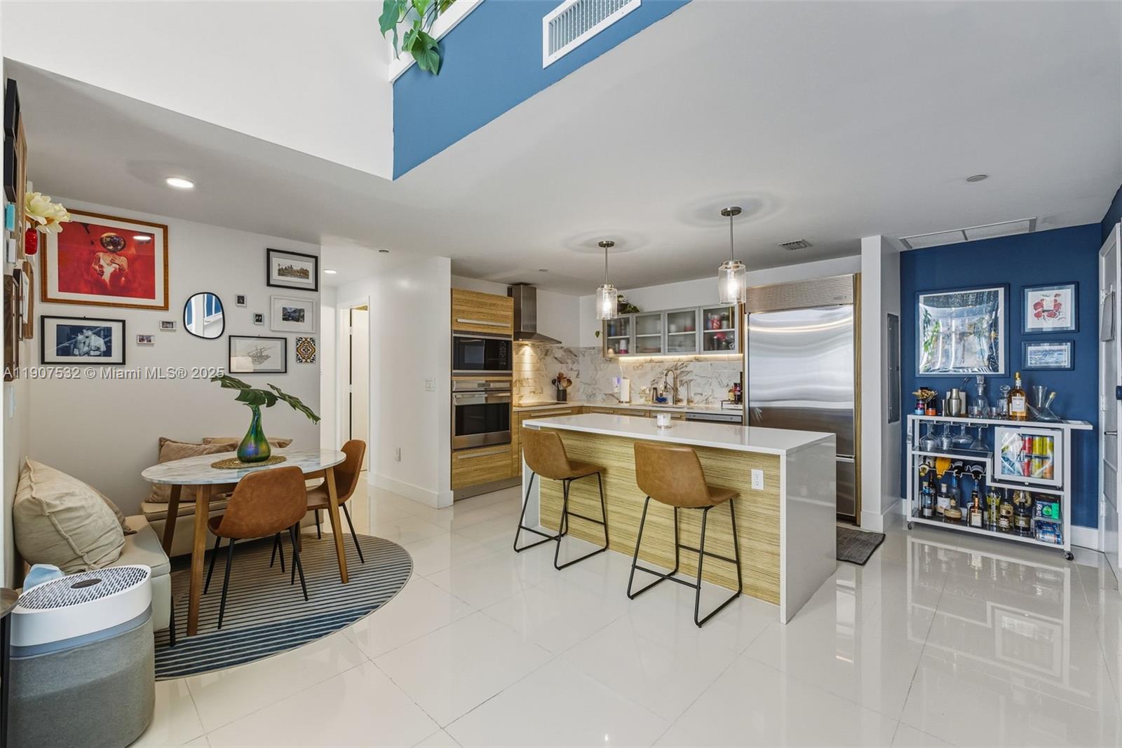 PARAMOUNT BAY CONDO - Residential