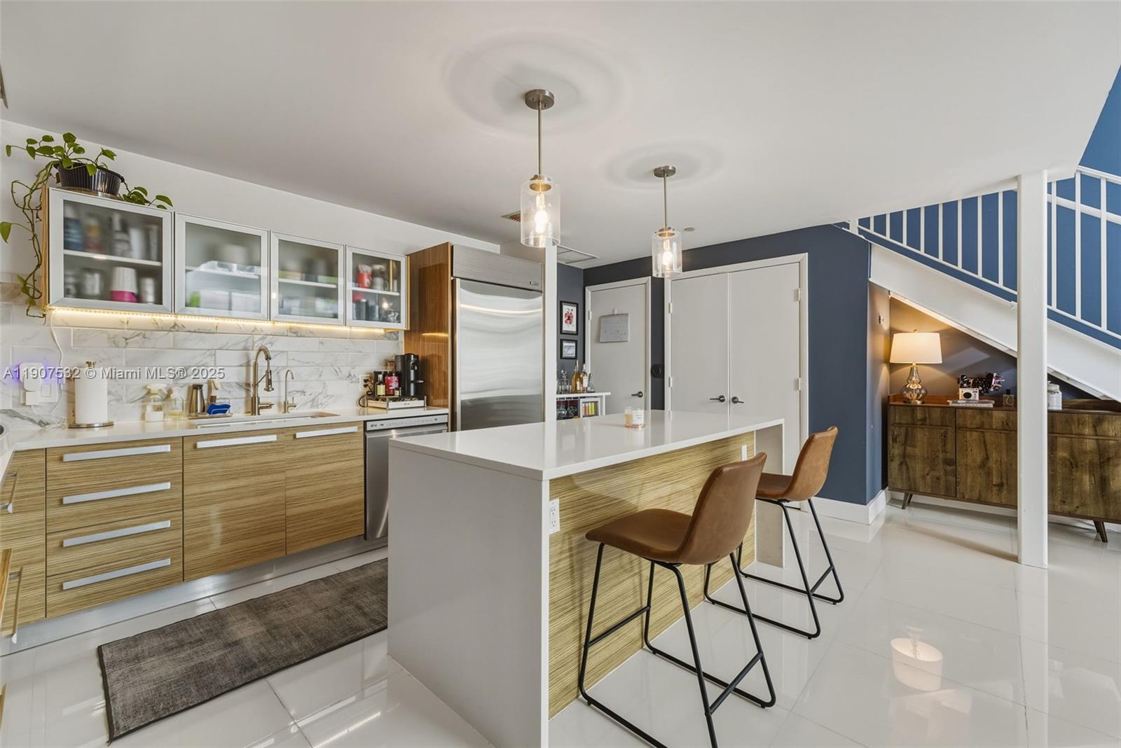 PARAMOUNT BAY CONDO - Residential