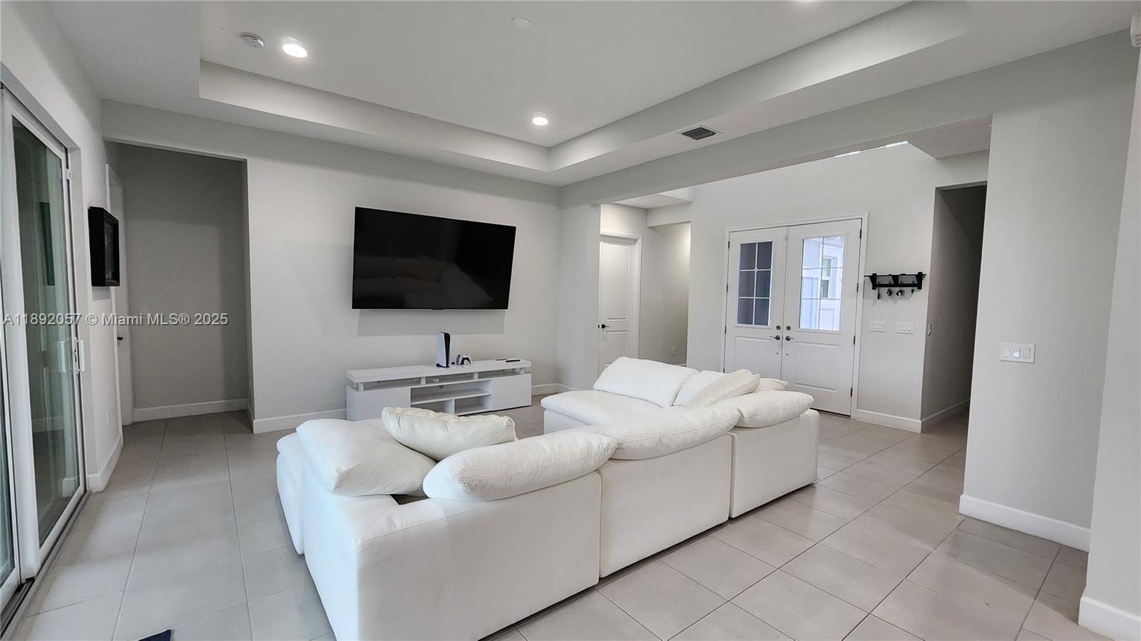 GROVES OF WESTLAKE - Residential