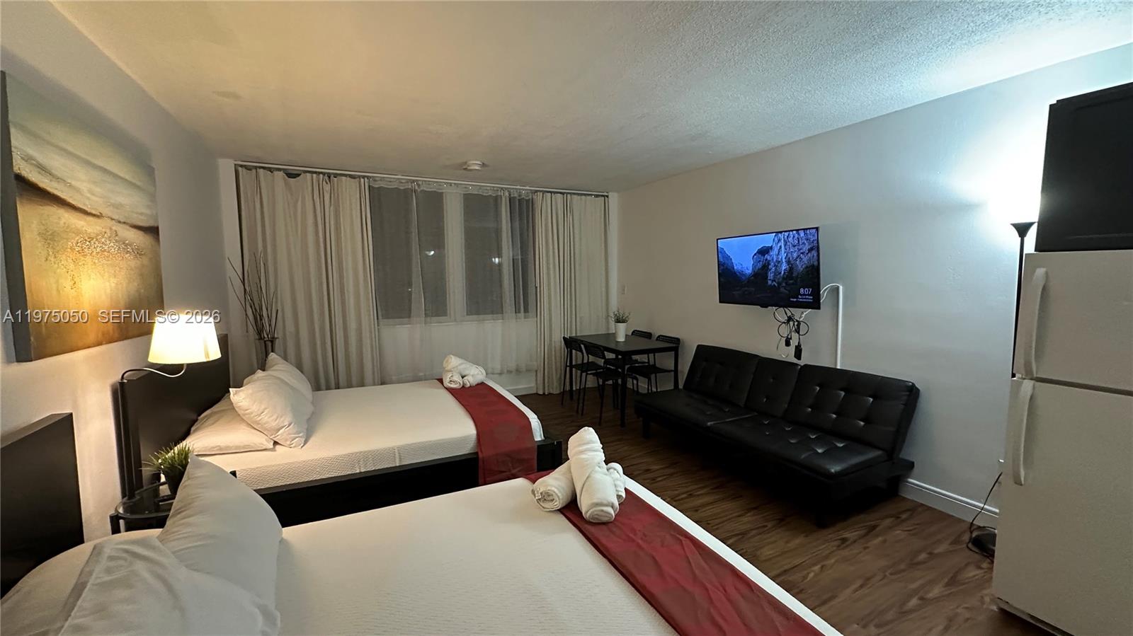 19201 Collins Ave 1029