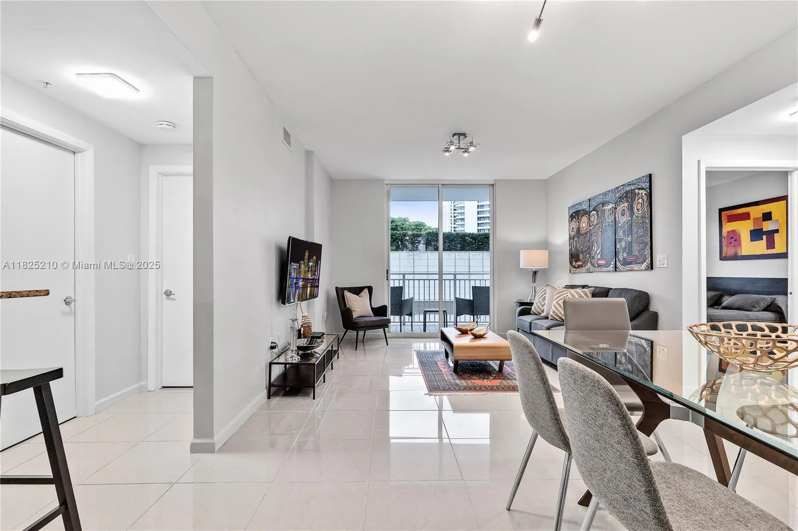 Miami, Florida 33131, United States, 2 Bedrooms Bedrooms, ,2 BathroomsBathrooms,Residential,Active,155102