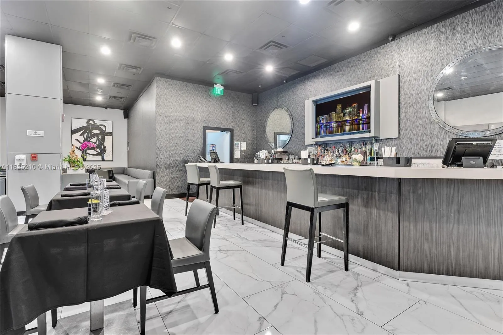 Miami, Florida 33131, United States, 2 Bedrooms Bedrooms, ,2 BathroomsBathrooms,Residential,Active,155102