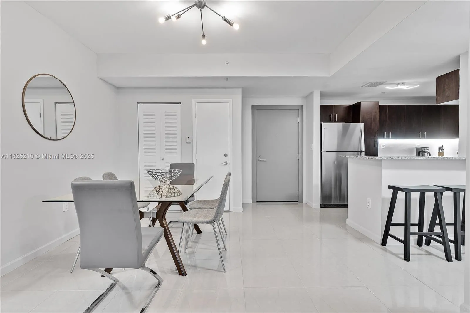 Miami, Florida 33131, United States, 2 Bedrooms Bedrooms, ,2 BathroomsBathrooms,Residential,Active,155102