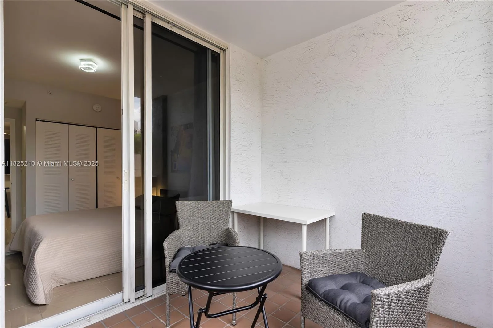 Miami, Florida 33131, United States, 2 Bedrooms Bedrooms, ,2 BathroomsBathrooms,Residential,Active,155102