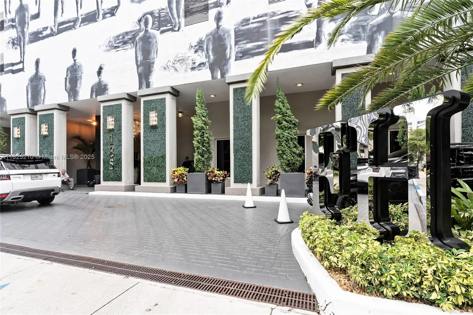 Miami, Florida 33131, United States, 2 Bedrooms Bedrooms, ,2 BathroomsBathrooms,Residential,Active,155102