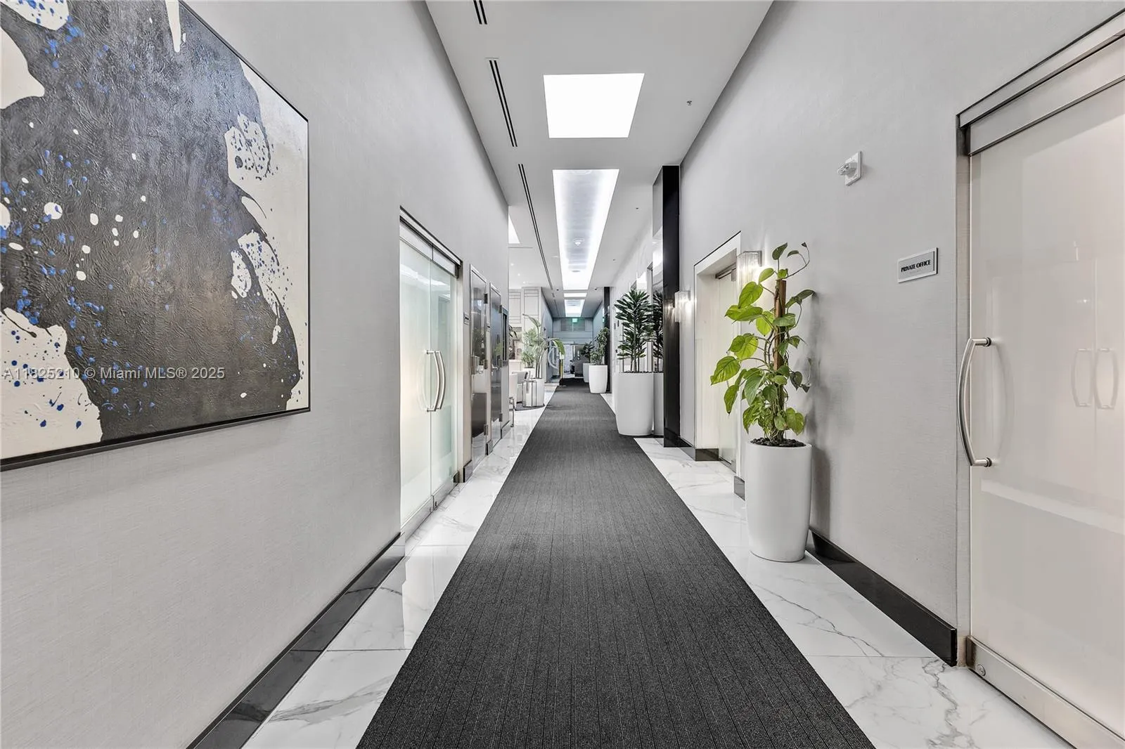 Miami, Florida 33131, United States, 2 Bedrooms Bedrooms, ,2 BathroomsBathrooms,Residential,Active,155102