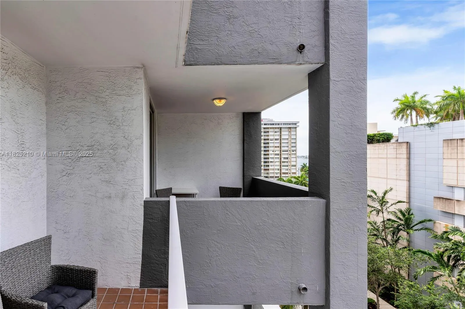 Miami, Florida 33131, United States, 2 Bedrooms Bedrooms, ,2 BathroomsBathrooms,Residential,Active,155102