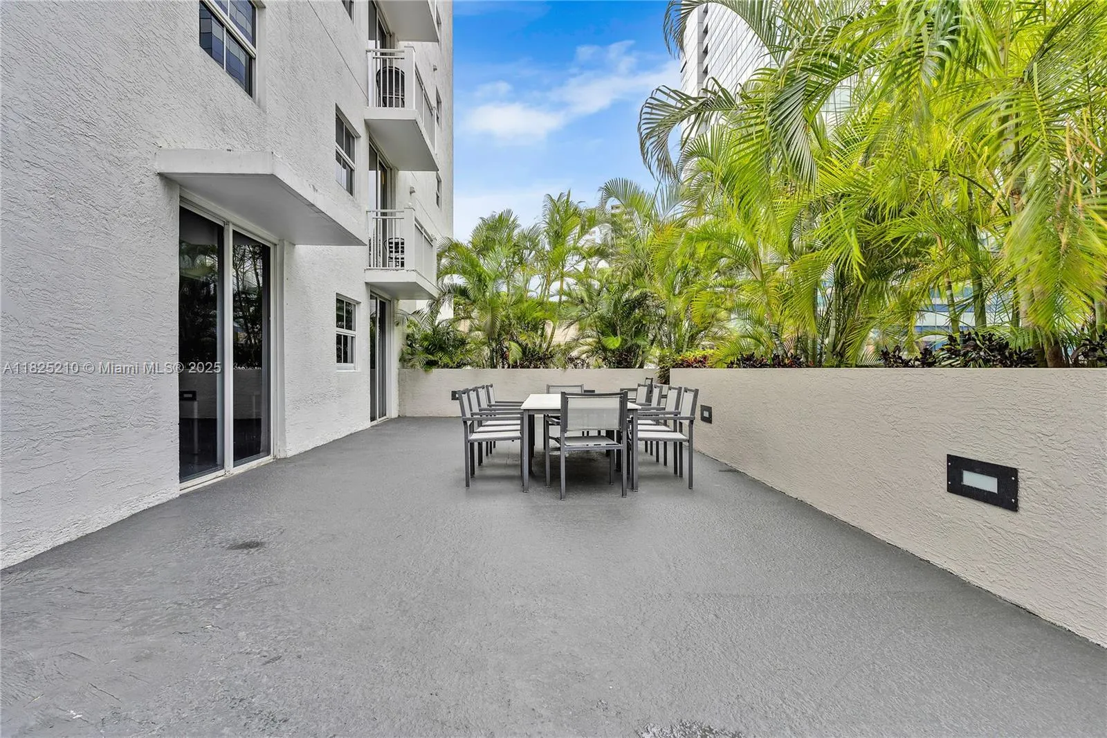 Miami, Florida 33131, United States, 2 Bedrooms Bedrooms, ,2 BathroomsBathrooms,Residential,Active,155102