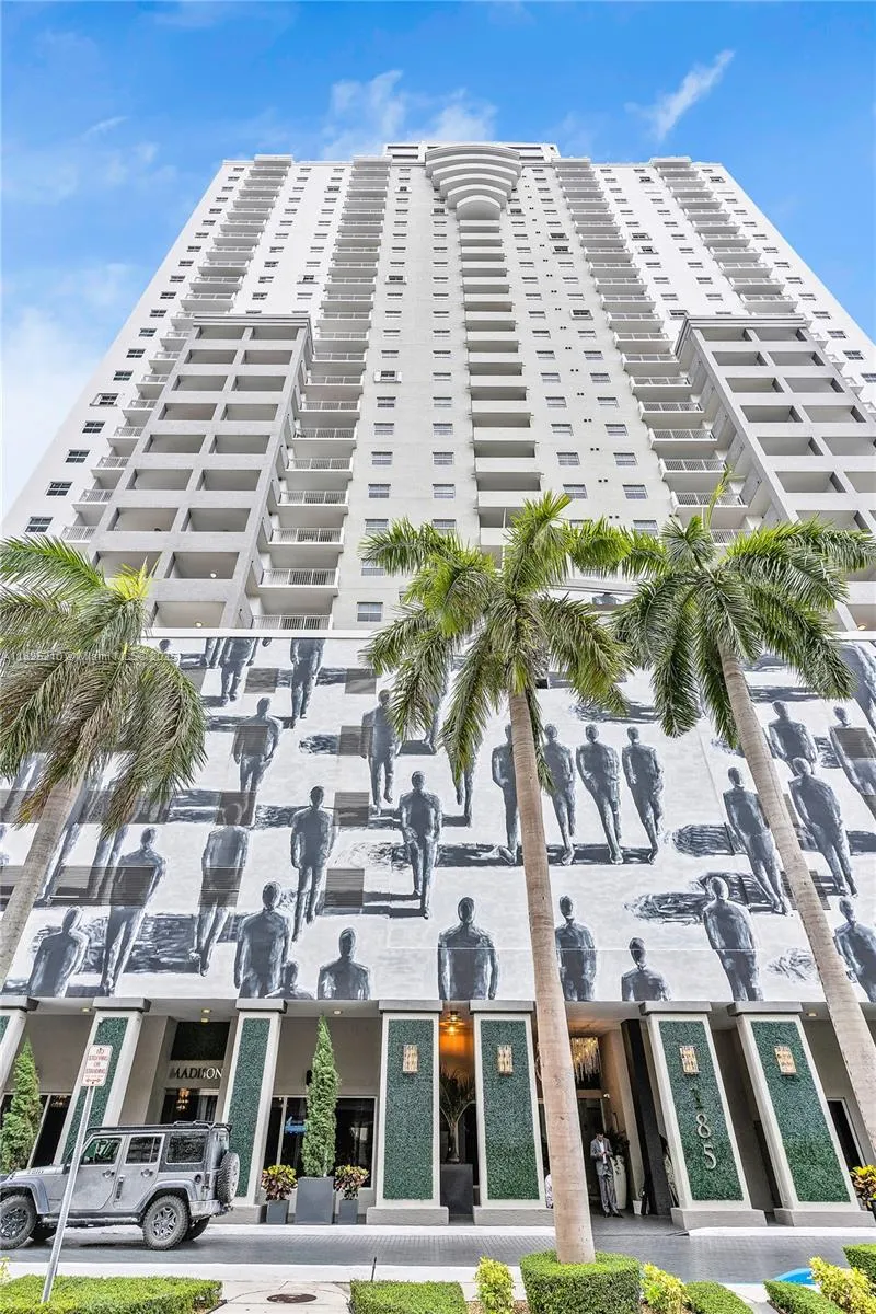 Miami, Florida 33131, United States, 2 Bedrooms Bedrooms, ,2 BathroomsBathrooms,Residential,Active,155102