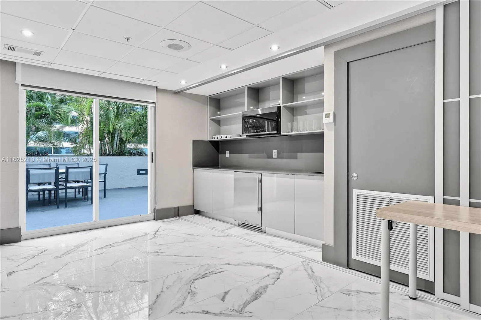 Miami, Florida 33131, United States, 2 Bedrooms Bedrooms, ,2 BathroomsBathrooms,Residential,Active,155102