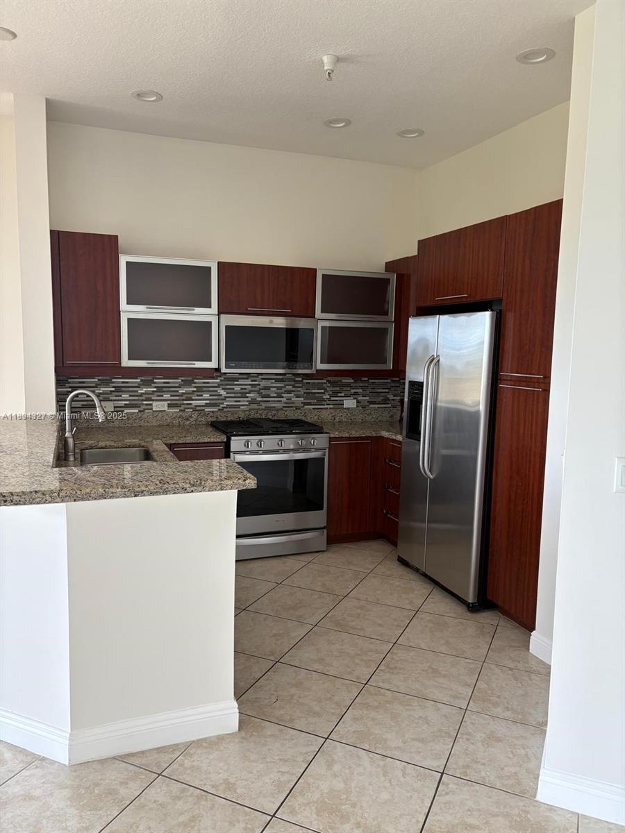 VILLA FLORA CONDO - Residential