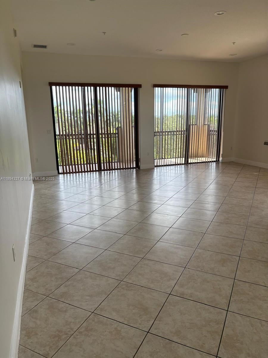 VILLA FLORA CONDO - Residential