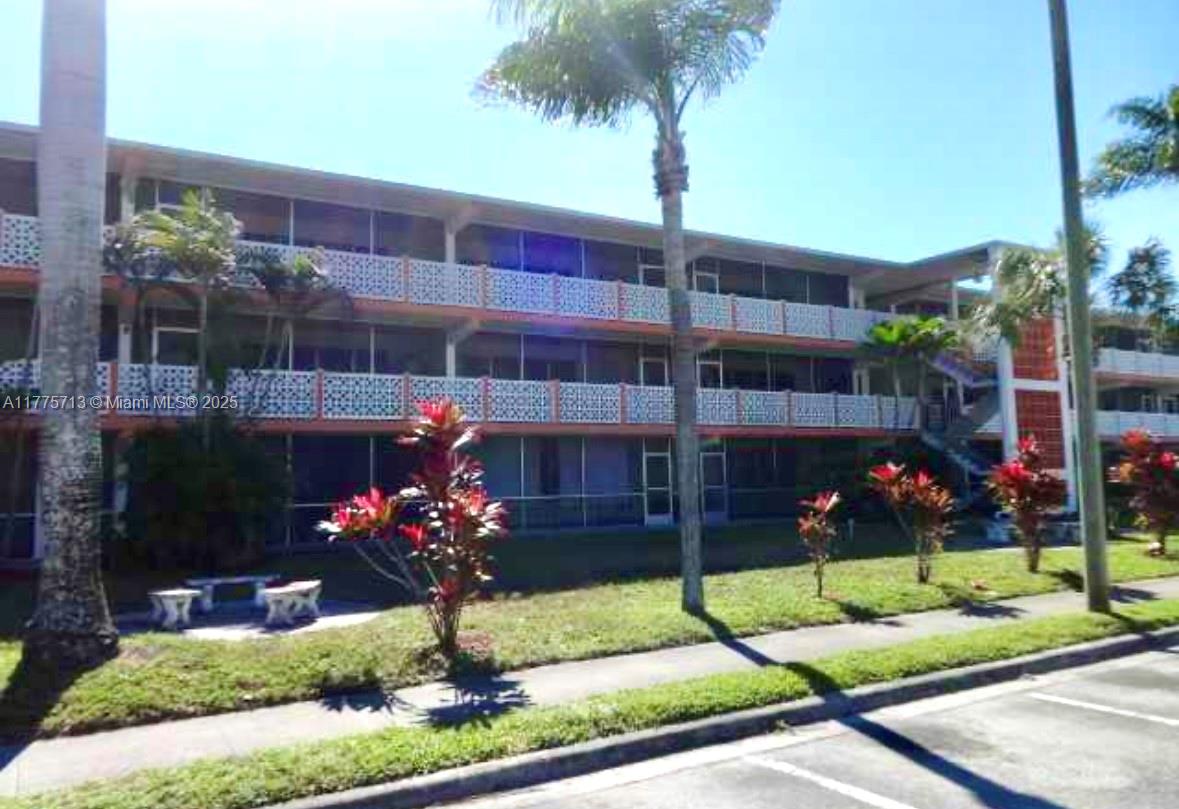Property for Sale at 1450 Ne 170th St 306, North Miami Beach, Miami-Dade County, Florida - Bedrooms: 1 
Bathrooms: 1  - $165,000