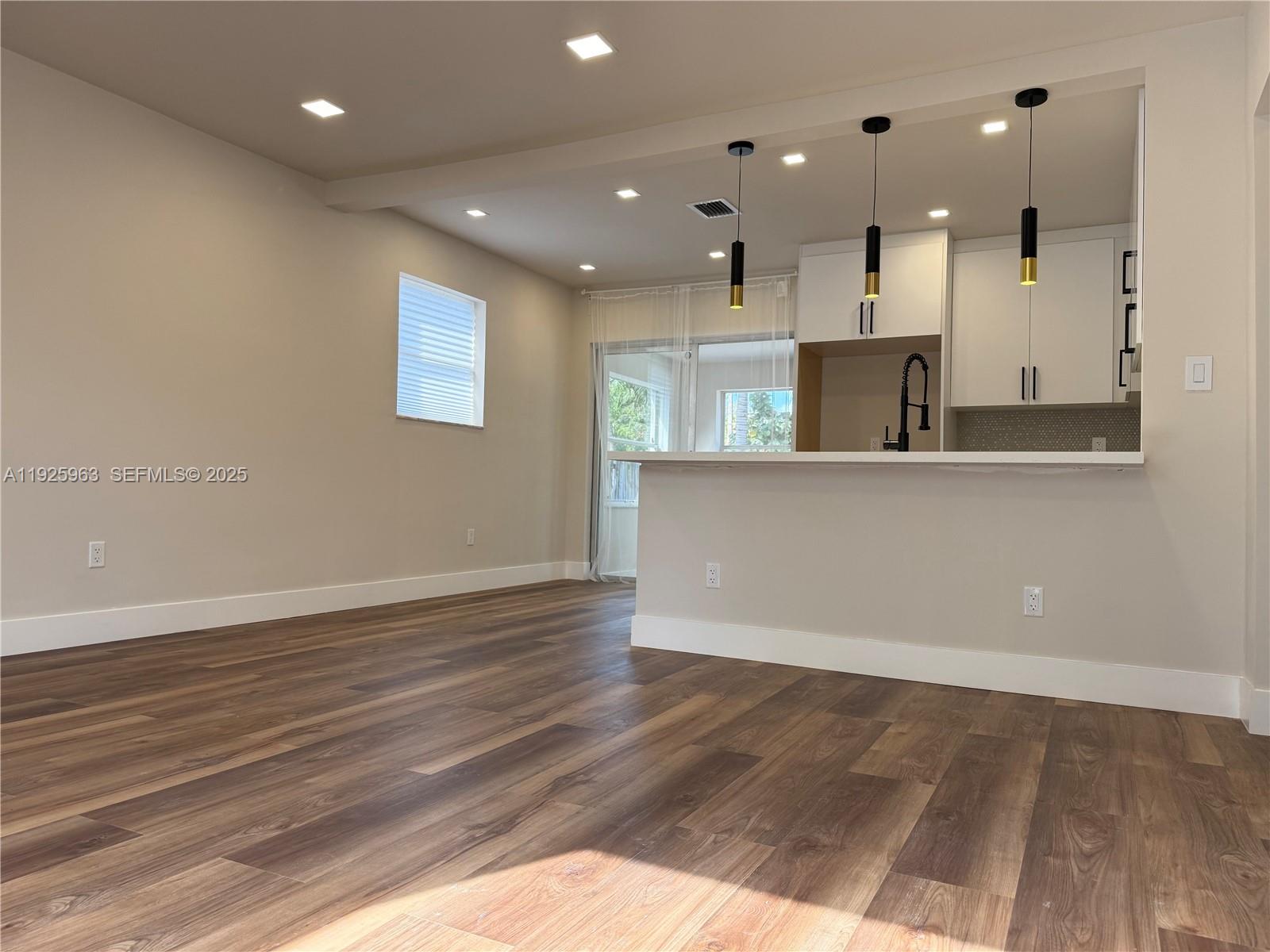 DRIFTWOOD ESTATES NO 20 - Residential