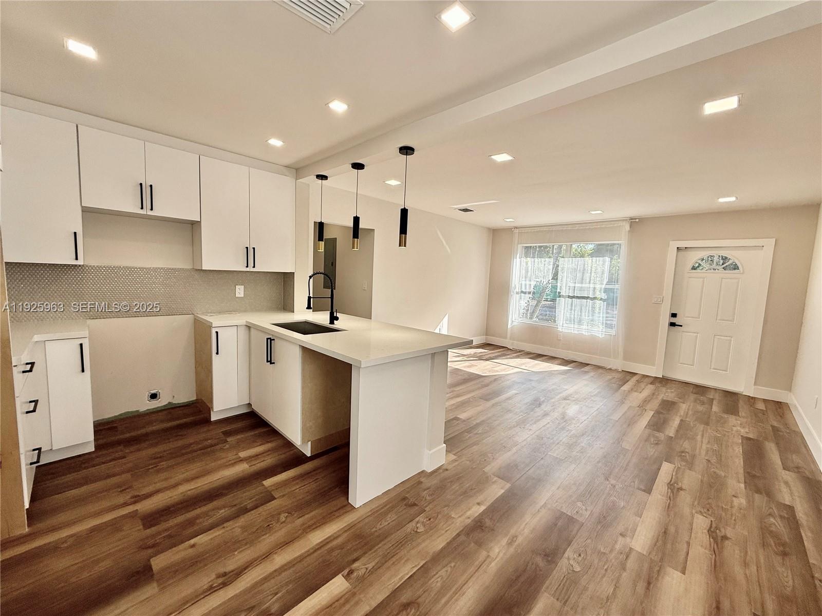 DRIFTWOOD ESTATES NO 20 - Residential