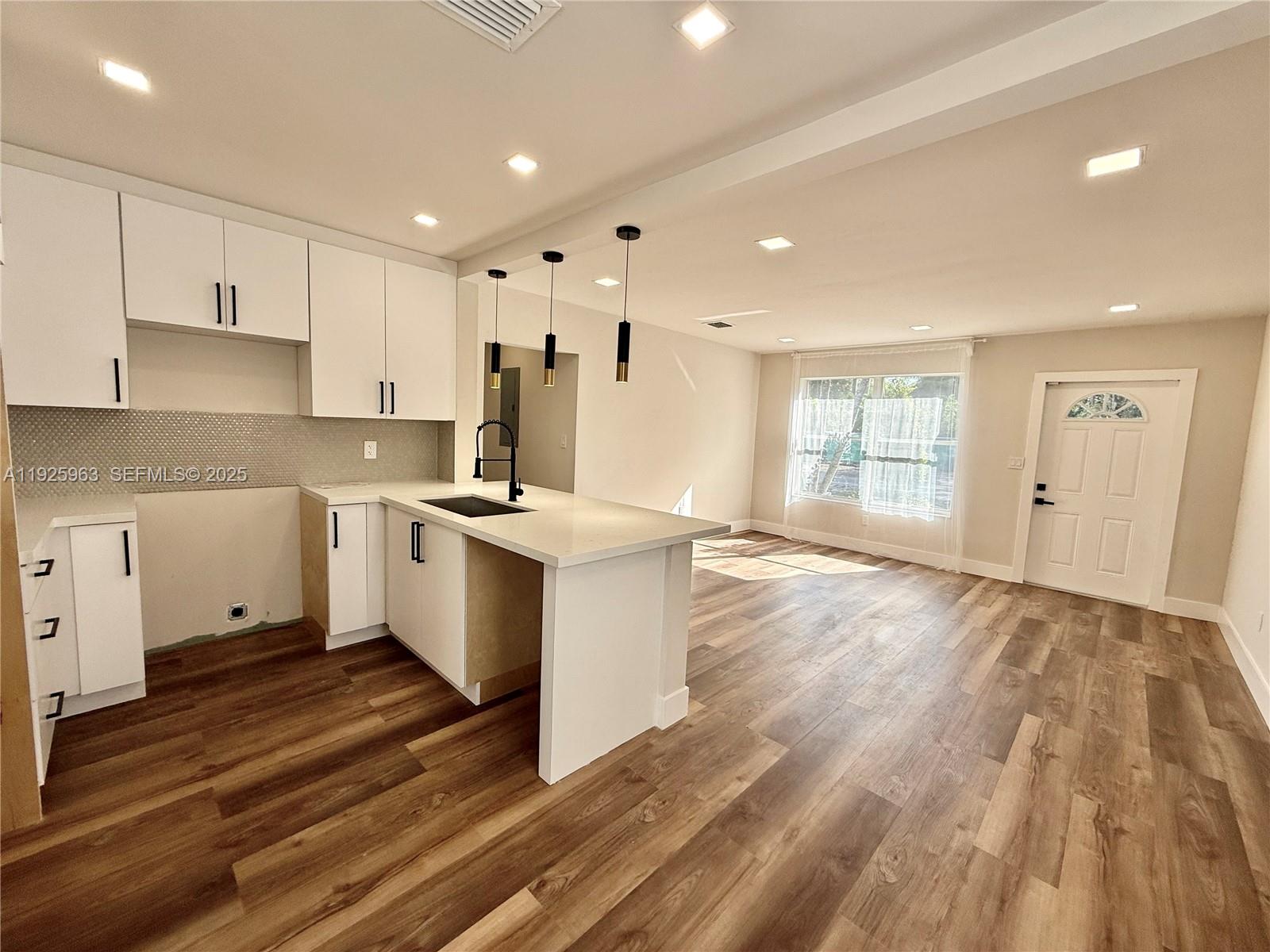 DRIFTWOOD ESTATES NO 20 - Residential