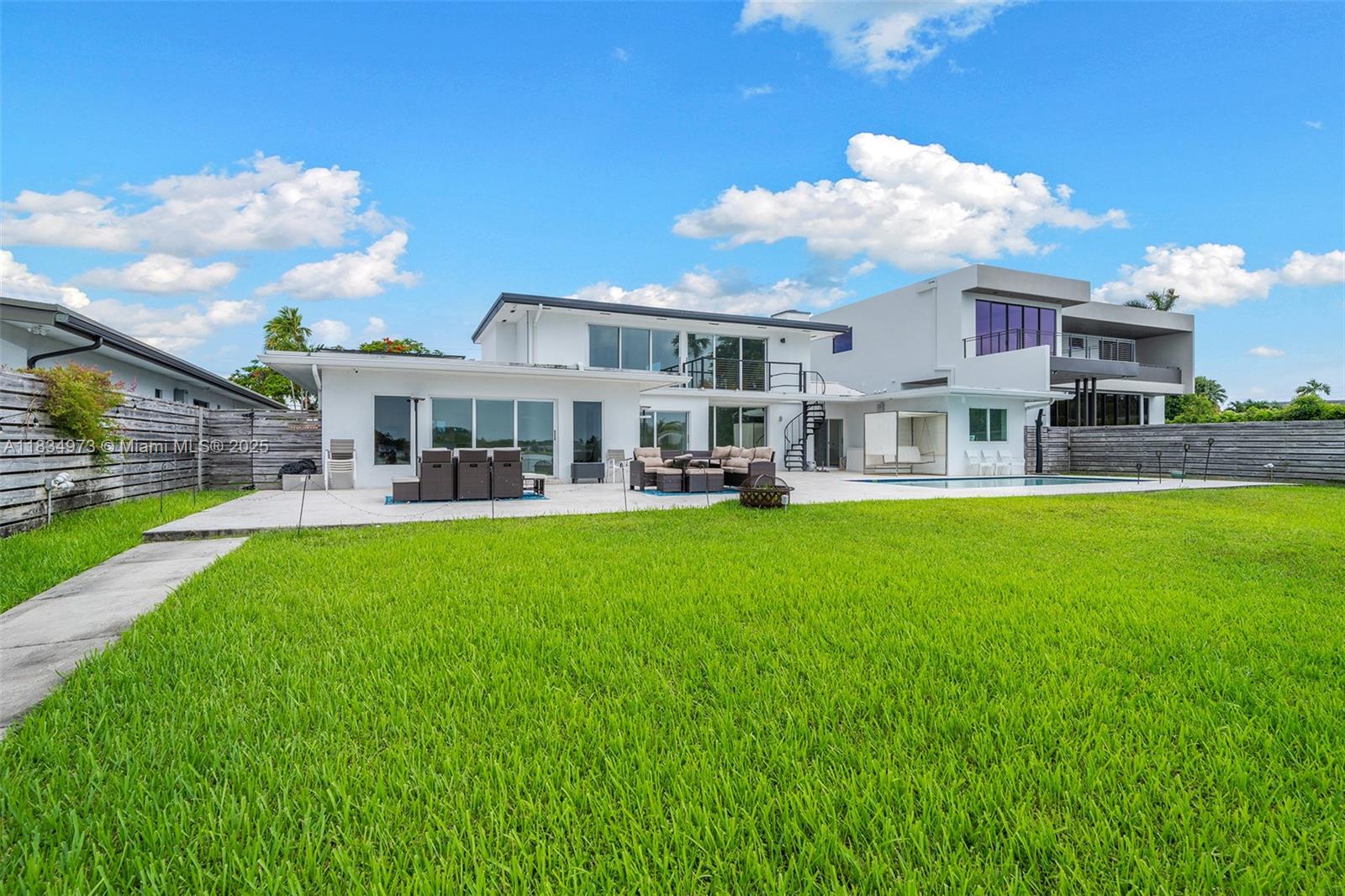 GREYKNOLL ESTATES - Residential