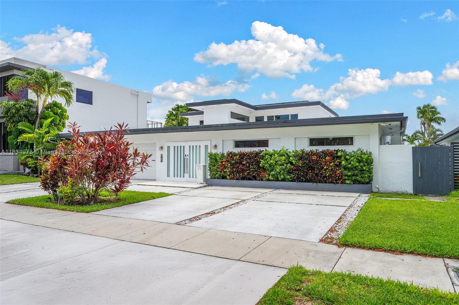 1930 NE 193rd St, Miami, FL, 33179/$2,749,000 1 1930 NE 193rd St