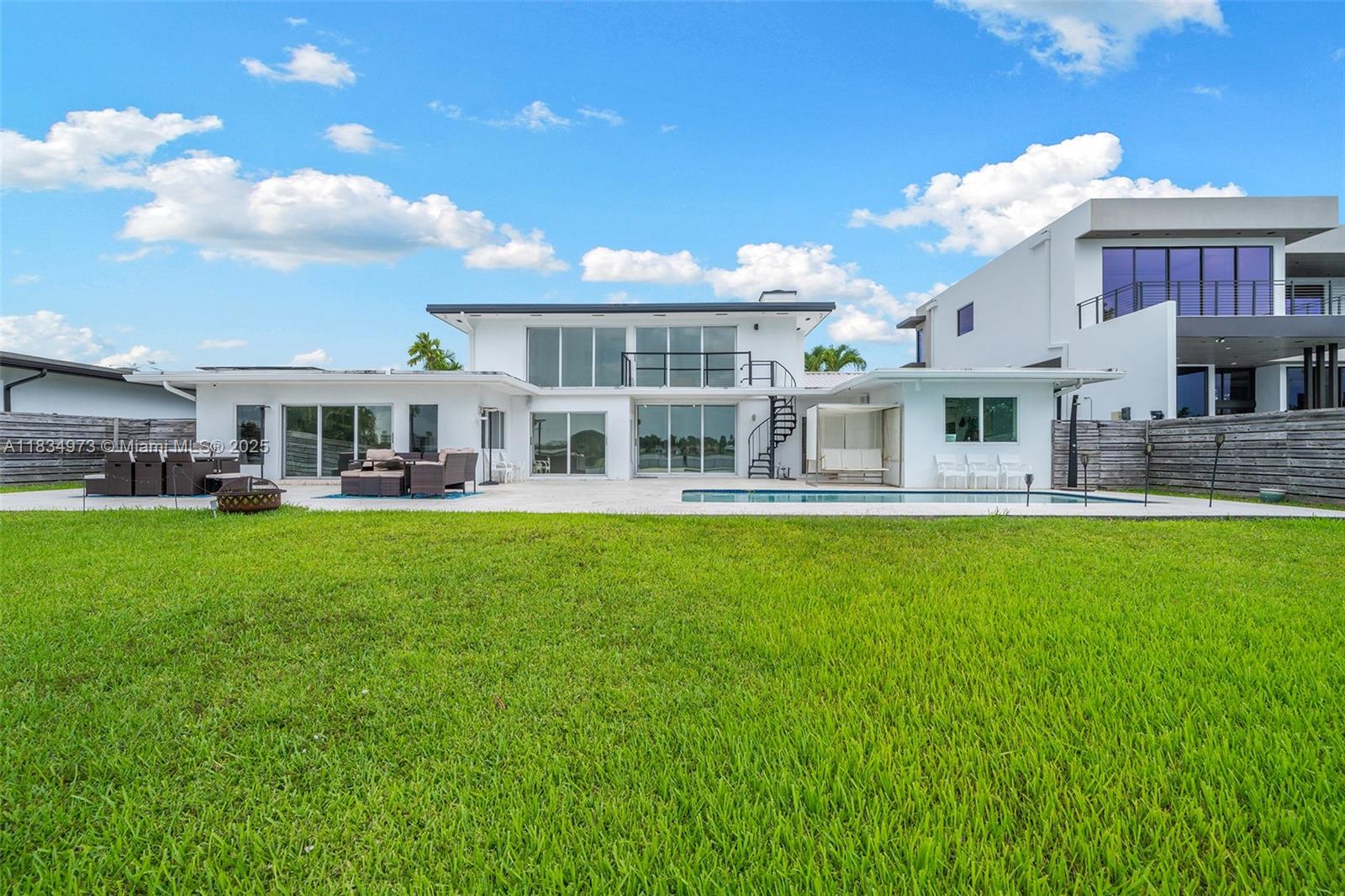 GREYKNOLL ESTATES - Residential