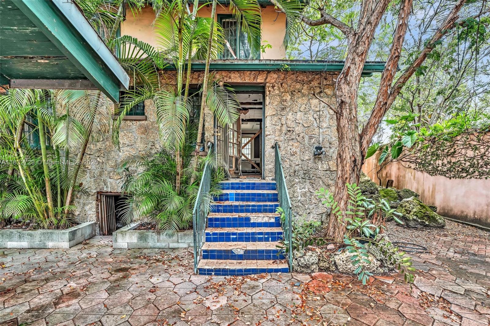 ALLAMANDA GARDENS - Residential