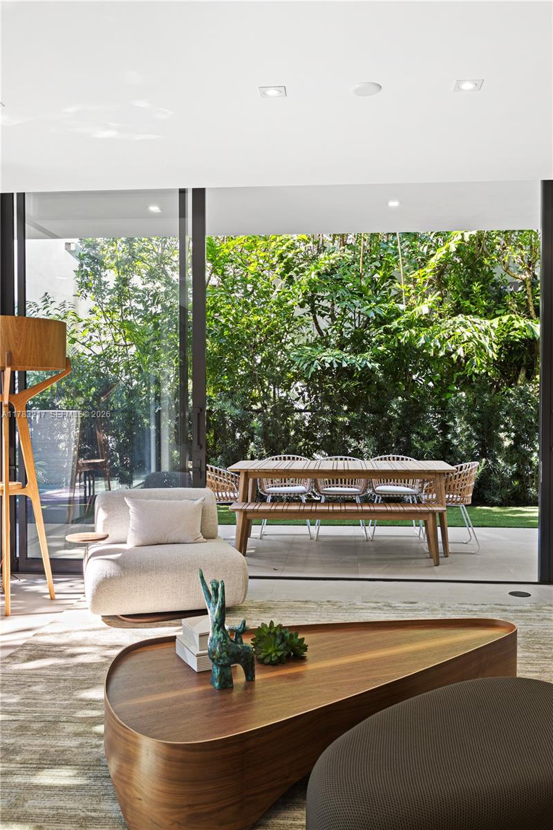 PARK PLAZA - Residential