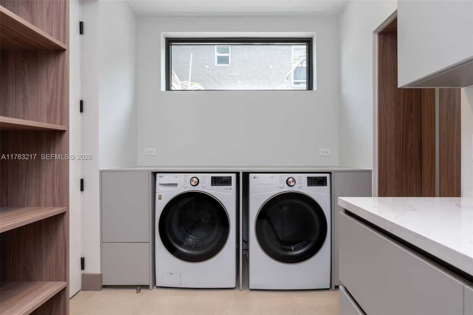 PARK PLAZA - Residential