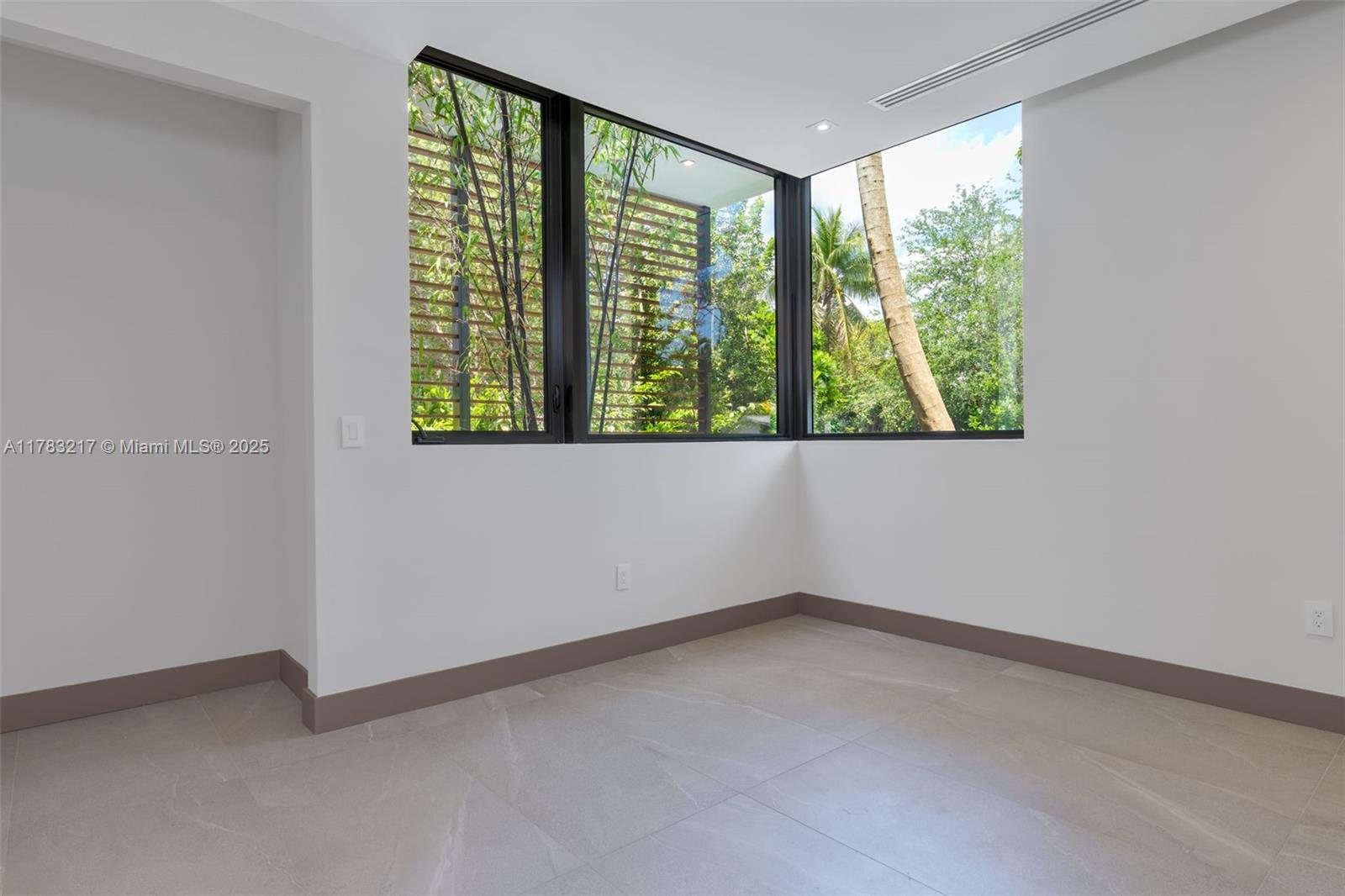 PARK PLAZA - Residential