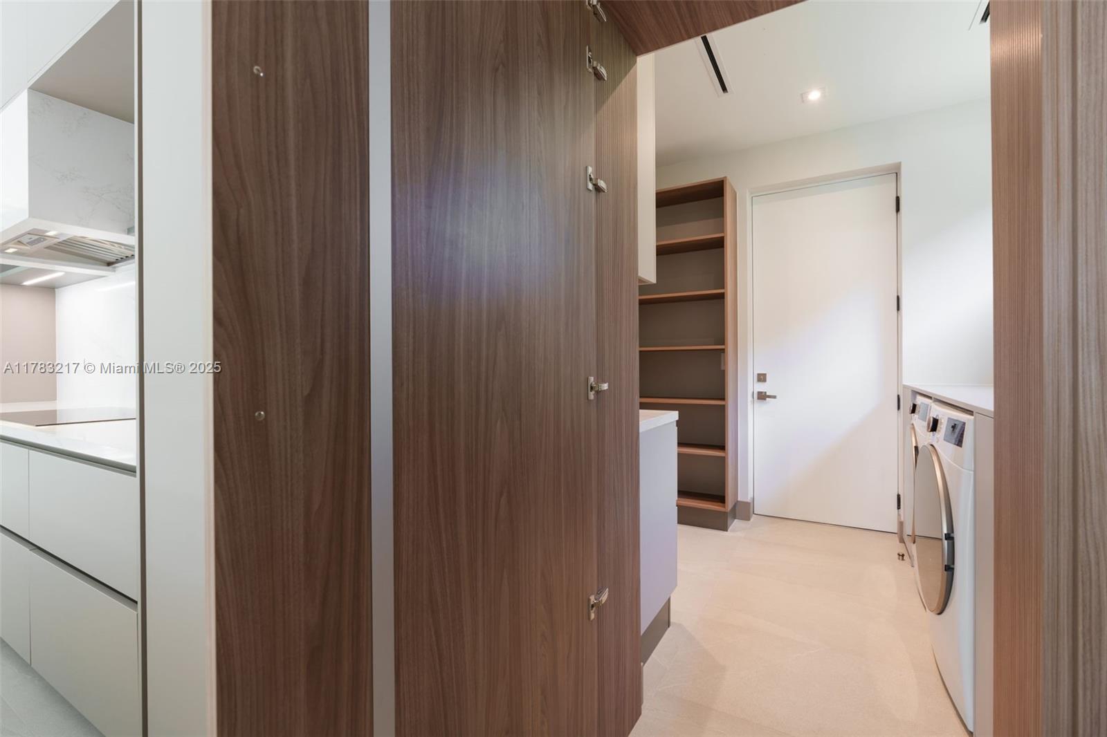 PARK PLAZA - Residential
