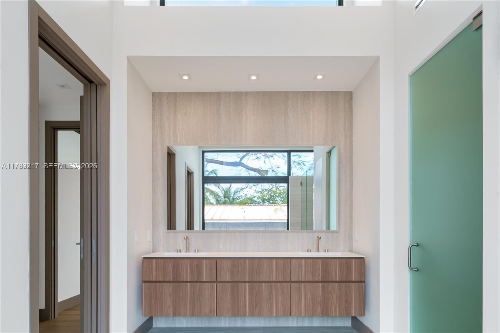 PARK PLAZA - Residential