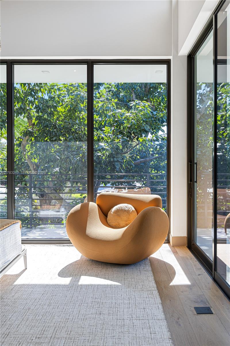 PARK PLAZA - Residential