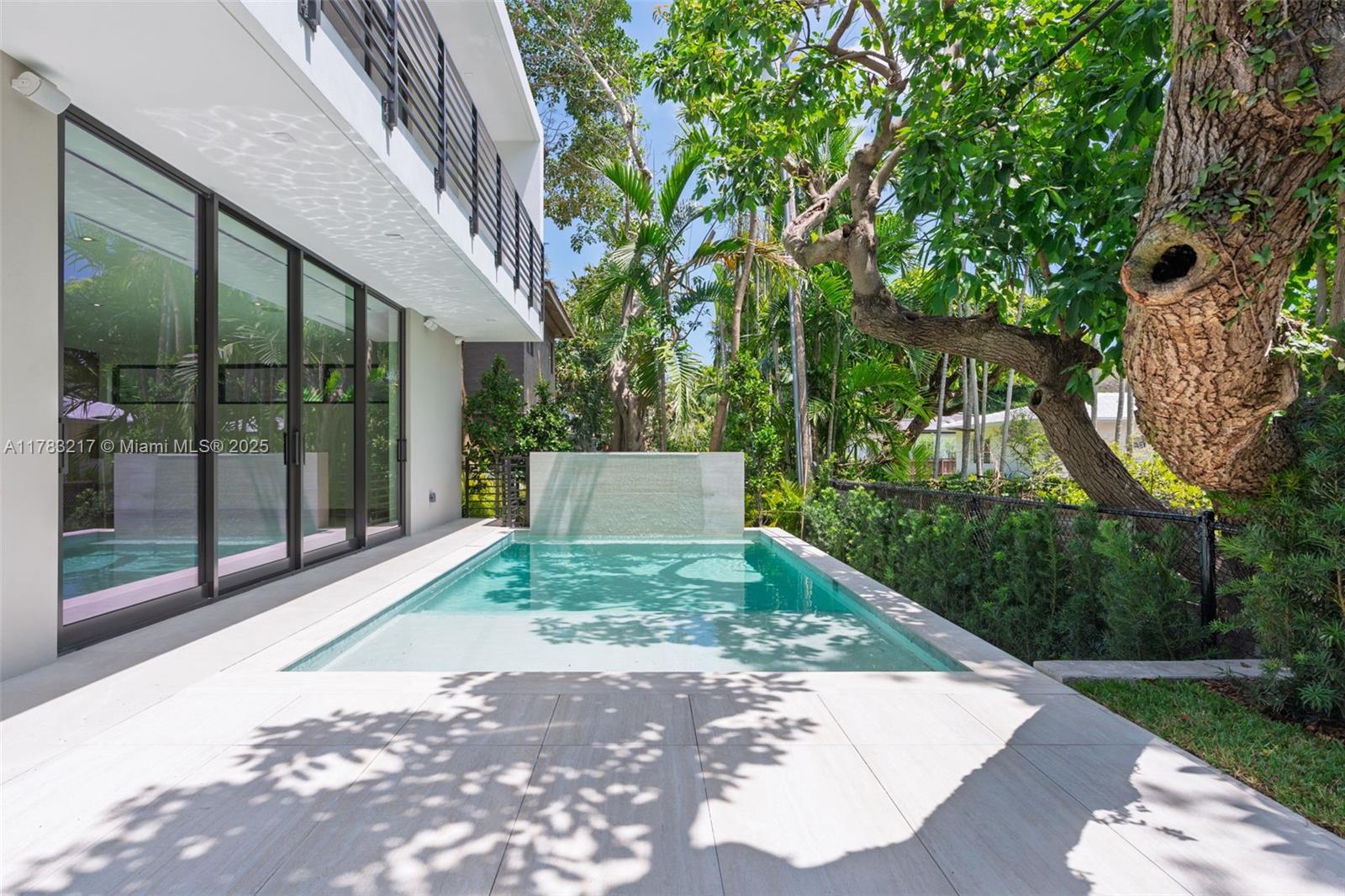 PARK PLAZA - Residential