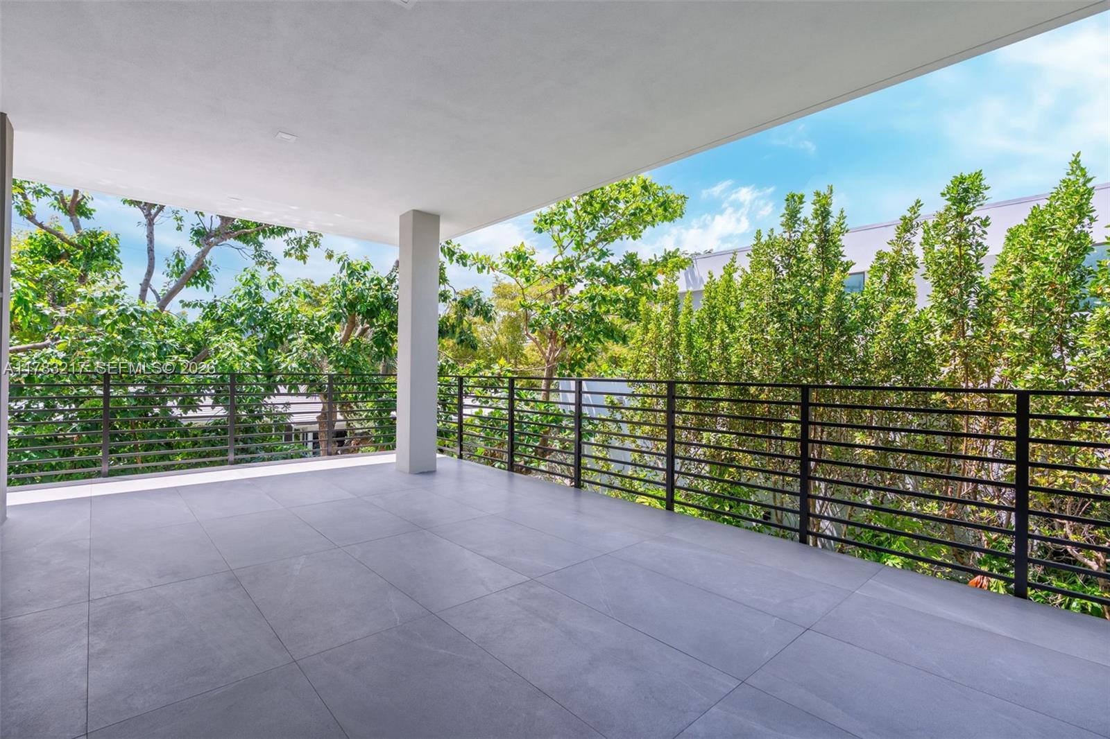 PARK PLAZA - Residential