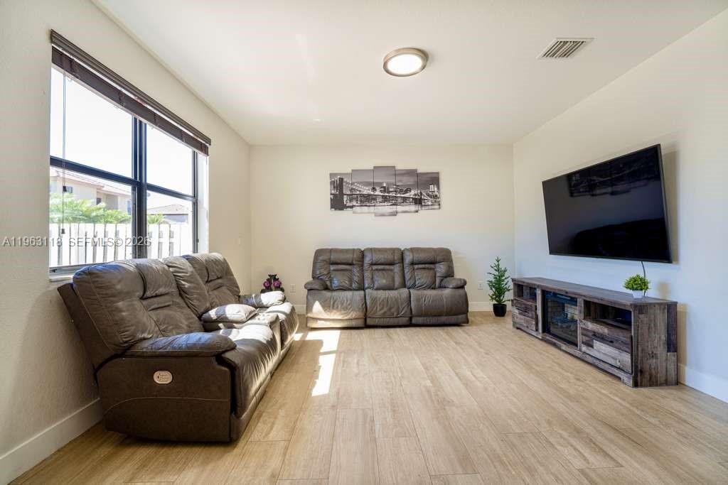 SILVER PALM WEST - Residential