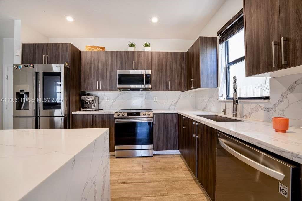 SILVER PALM WEST - Residential