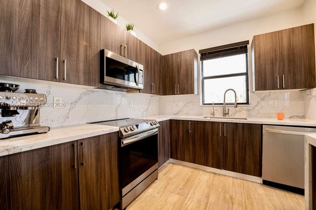 SILVER PALM WEST - Residential